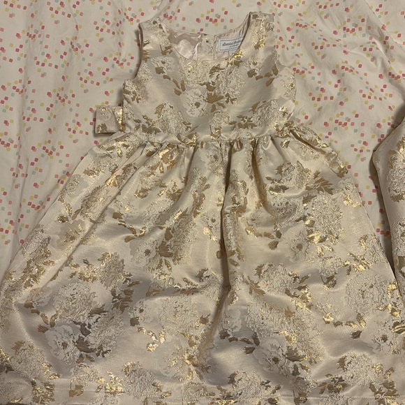 Special occasion size Gymboree high low dress. White and gold Sizes 5, 6, 10, 12 - Picture 4 of 6
